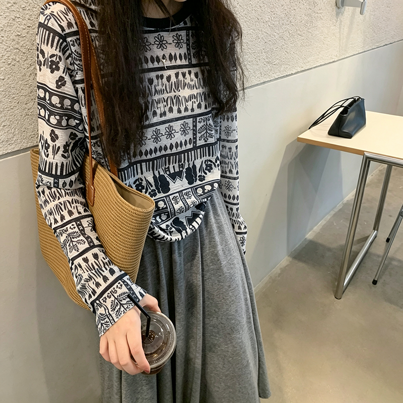 【トップス】総柄プリントロンT レディース 薄手 長袖 UV対策 クルーネック 春夏Tシャツ【JZシリーズ】