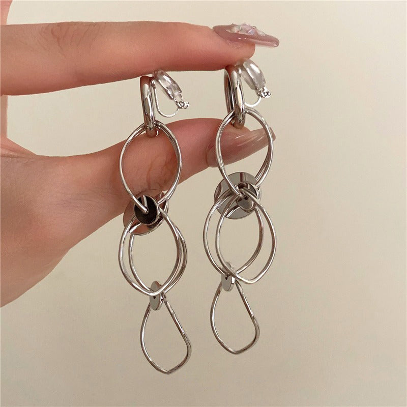 【🎁 B2G1|先行スタート!】【グッズ】フレンチレトロ透かし彫りピアス/イヤリング 冷淡系で高見え 小顔効果抜群の個性派アクセ