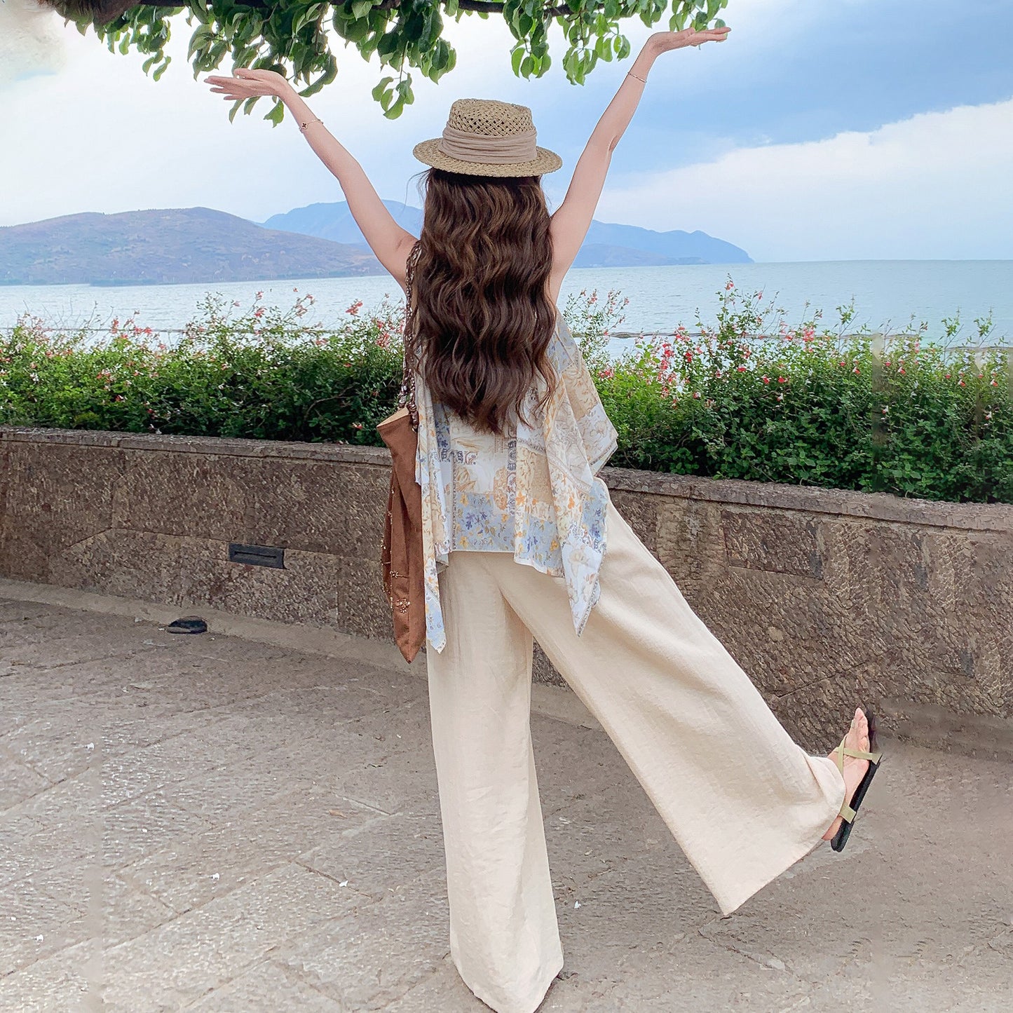 2点セット!【セットアップ】ボヘミアン柄 アシンメトリー キャミソール+ワイドパンツ 上下セット レディース 夏 リラックス感 ゆったり リゾートコーデ【SHシリーズ】