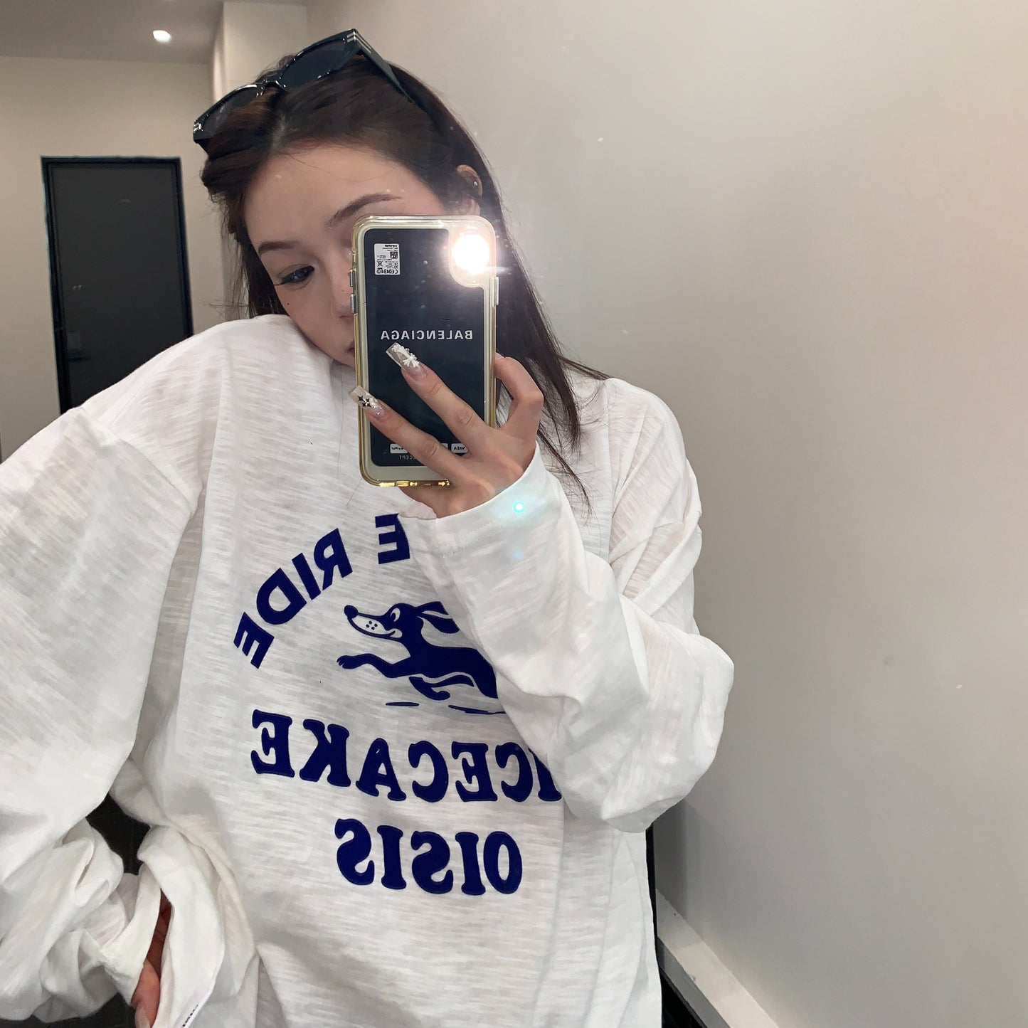 【トップス】カレッジ風ロゴ刺繍風ロンT レディース フロッキープリント ゆったり 古着風トップス 長袖Tシャツ【FCシリーズ】