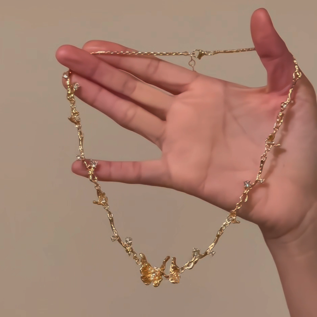 【グッズ】🦋「鎏金ダブルバタフライ」新作 レディース ゴールドネックレス 上品見え 鎖骨チェーン