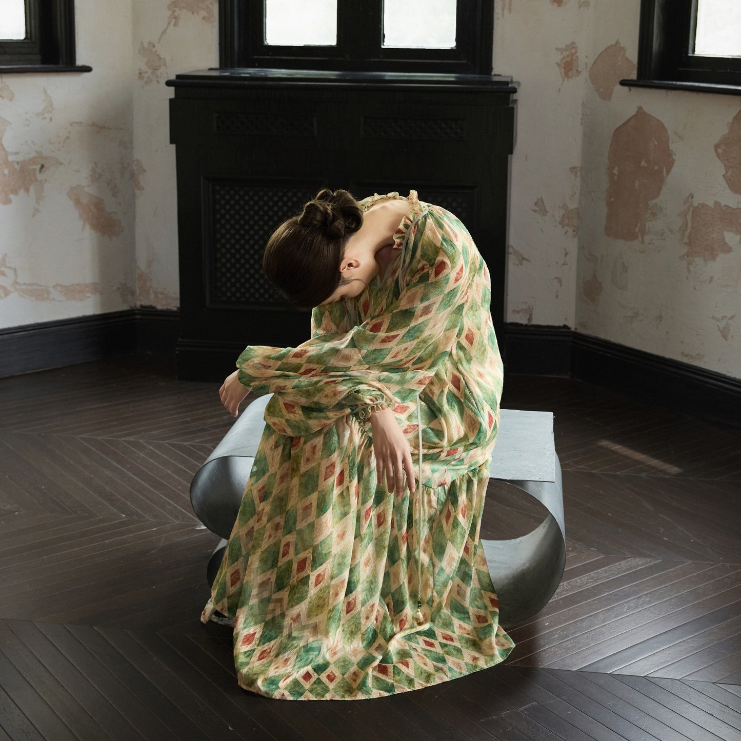 【ワンピース】【30-35日内発送】フレンチ レトロ プリント パフスリーブワンピース ゆったり Vネック 長袖ワンピース【SHシリーズ】