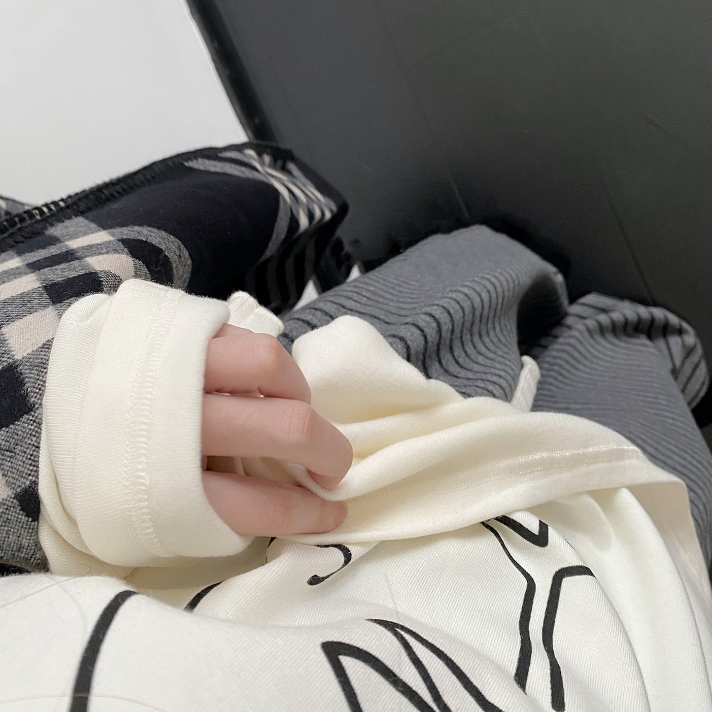 【トップス】カートゥーンプリント ルーズフィット デザイン性 インナー Tシャツ【FCシリーズ】