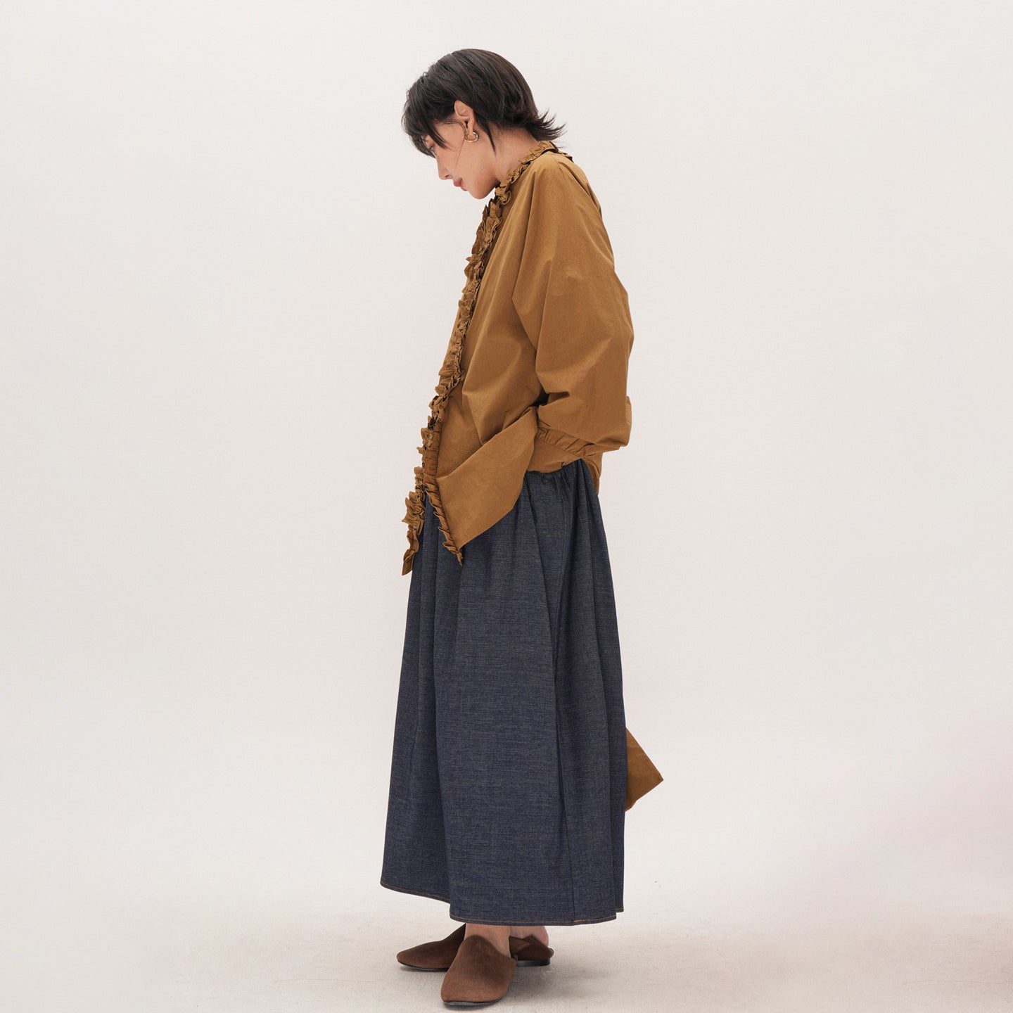 【トップス】フリル襟シャツ レディース ゆったり 大きめサイズ ミディアムロング 長袖シャツ 秋【JZシリーズ】