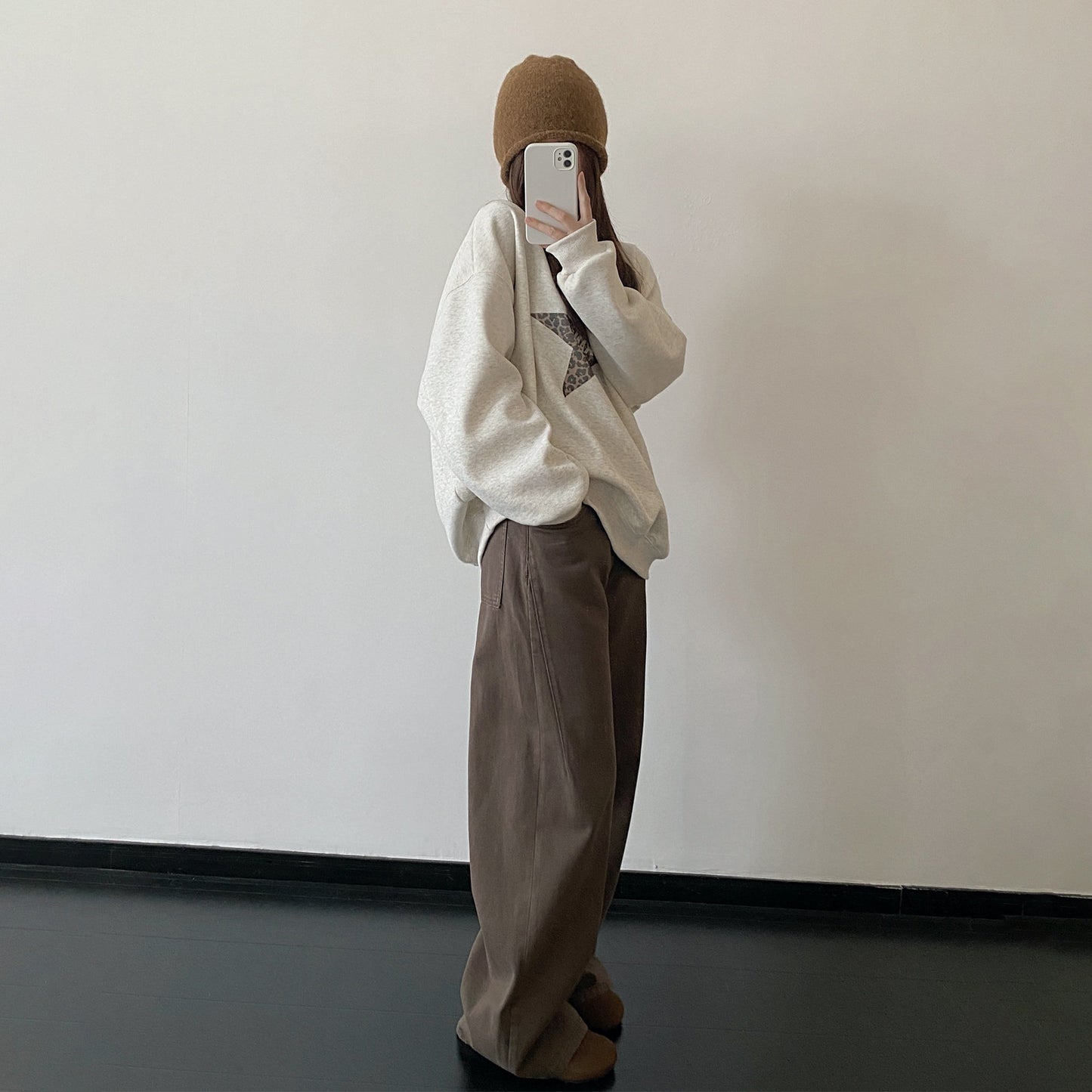 【トップス】裏起毛・厚手 ヒョウ柄スター パーカー ヴィンテージ風 ルーズ スウェット【FCシリーズ】