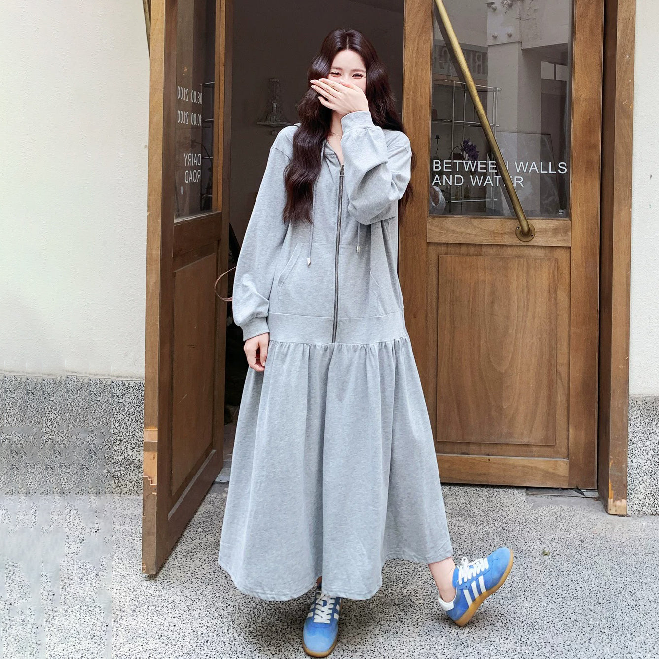 【ワンピース】フード付きジップスウェットワンピース レディース 秋新作 ゆったりシルエット ロング丈 長袖 カジュアルワンピ【JZシリーズ】