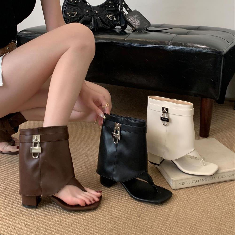 【シューズ】スクエアトゥ×メタルバックル トングサンダルブーツ|個性派チャンキーヒール|ウエスタン風ローマショートブーツ