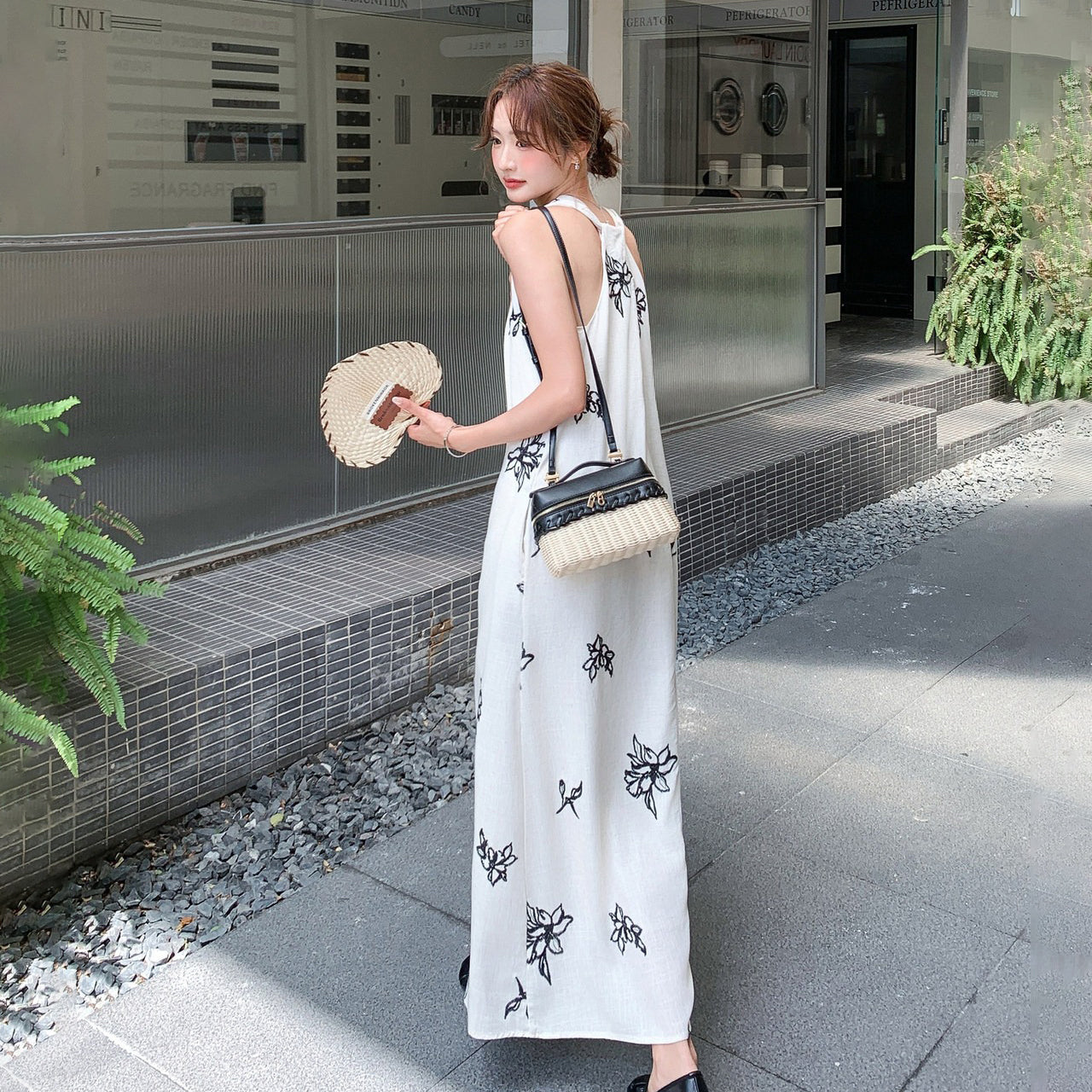 【ワンピース】フレンチ風 刺繍 Vネック ノースリーブワンピース レディース 夏 ロングワンピース リゾート 上品 フェミニン【SHシリーズ】