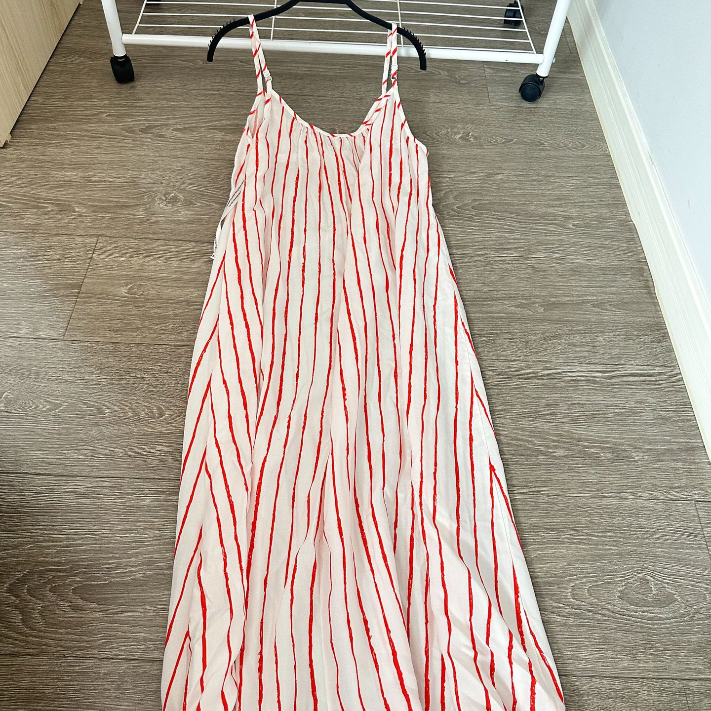 【ワンピース】カラーフラワー キャミワンピース レディース Vネック ウエストマーク フレアロング丈 リラックス感 夏ワンピース【SHシリーズ】