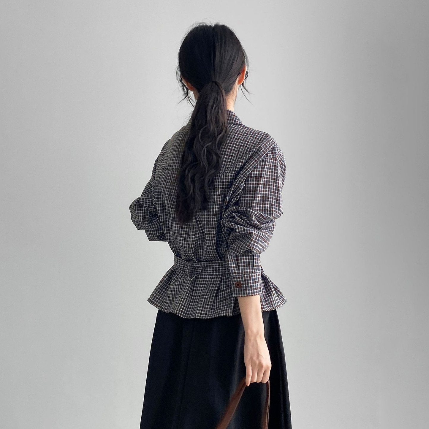 【トップス】韓国風 シンプルギンガムシャツ レディース ベルト付き デザインシャツ 襟付き ウエストマーク 美シルエット 着回しトップス【JZシリーズ】