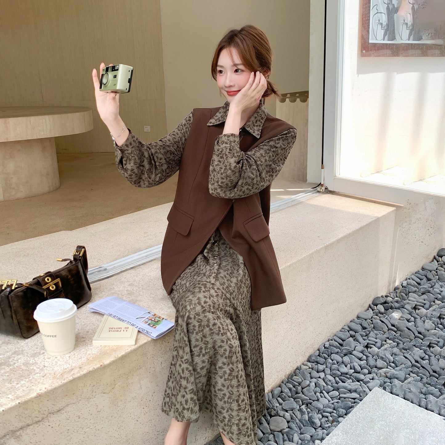 2点セット!【ワンピース】他と被らない 優しい雰囲気 甘めレトロ ベスト+ 花柄長袖ワンピース セット 大人可愛い 個性派【SHシリーズ】