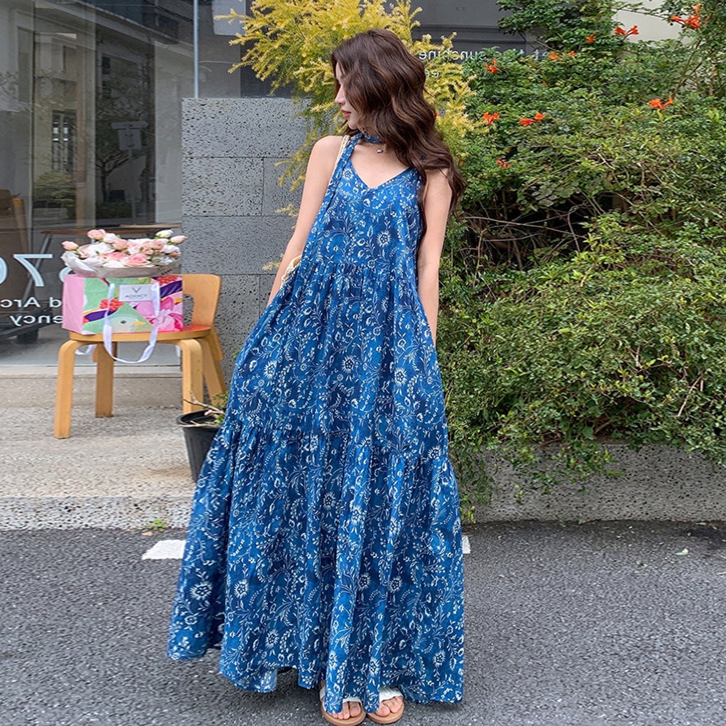 波西米亞藍印花吊帶長洋裝|寬鬆顯瘦海島度假長裙女|夏日清新氛圍穿搭【SH系列】