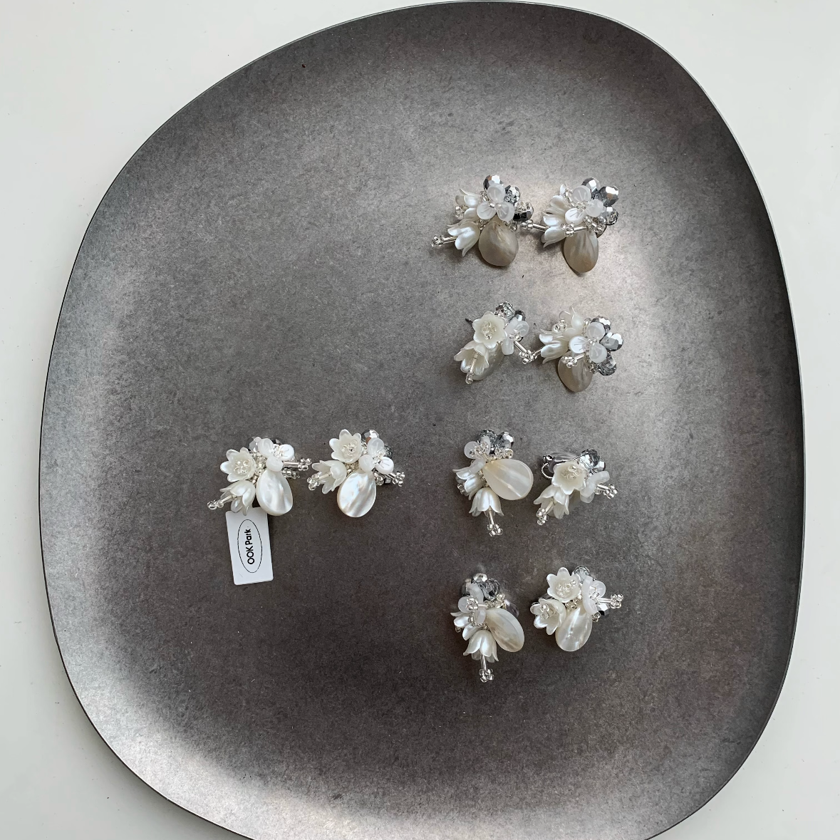 【グッズ】【🐠海底パーク】天然シェル ハンドメイドビーズ 個性的なギフト イヤリング / ピアス 【JZシリーズ】