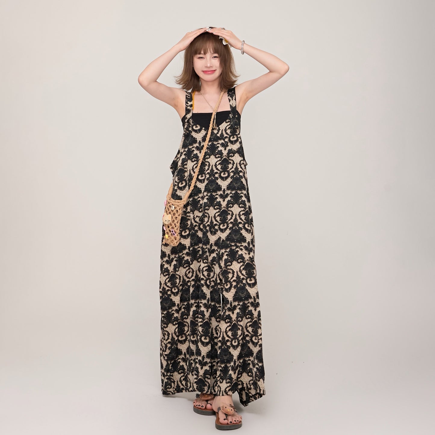 【ボトムス】ゆったりルーズ感 Vネックサロペット 夏新作 エンボスジャガード ワイドパンツオールインワン【SHシリーズ】