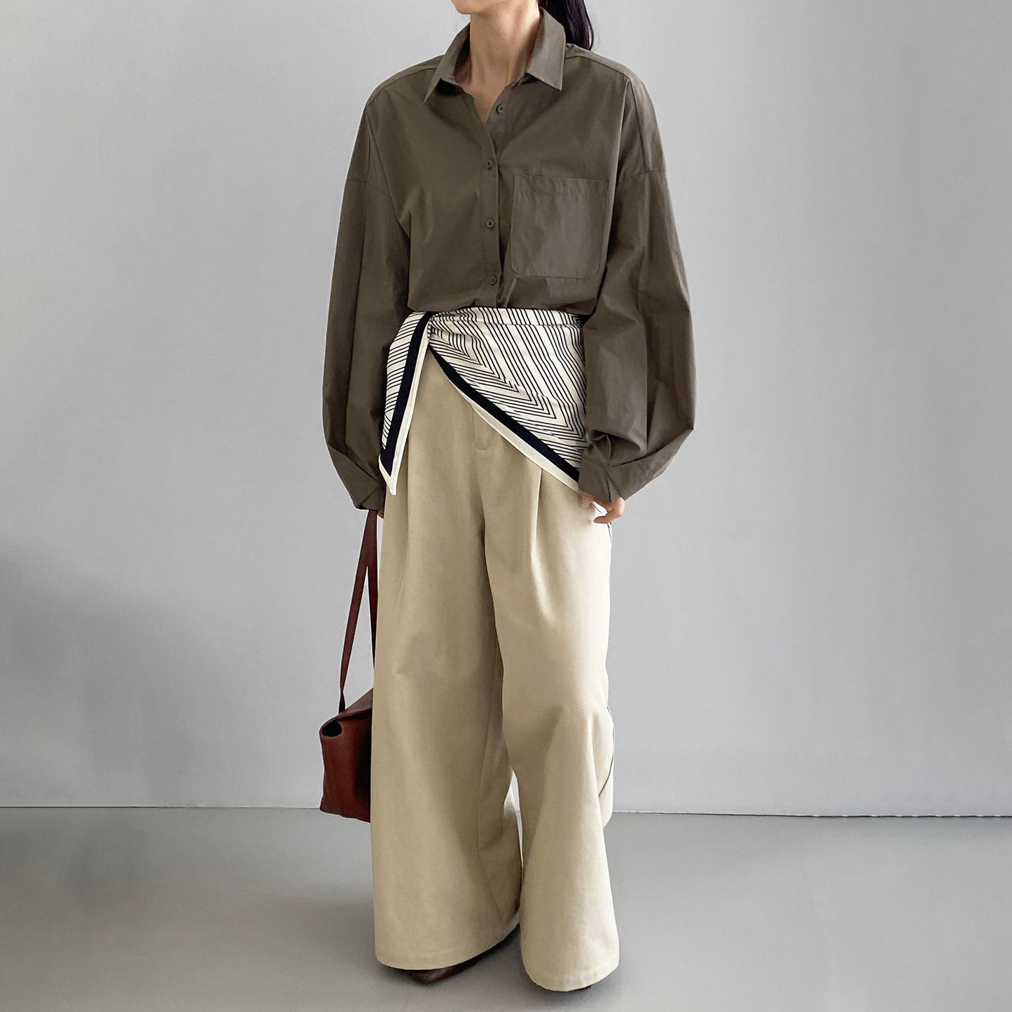 【トップス】アート系 デザインシャツ レディース バルーンスリーブ 韓国風 無地 ゆるカジュアル 上品ブラウス【JZシリーズ】