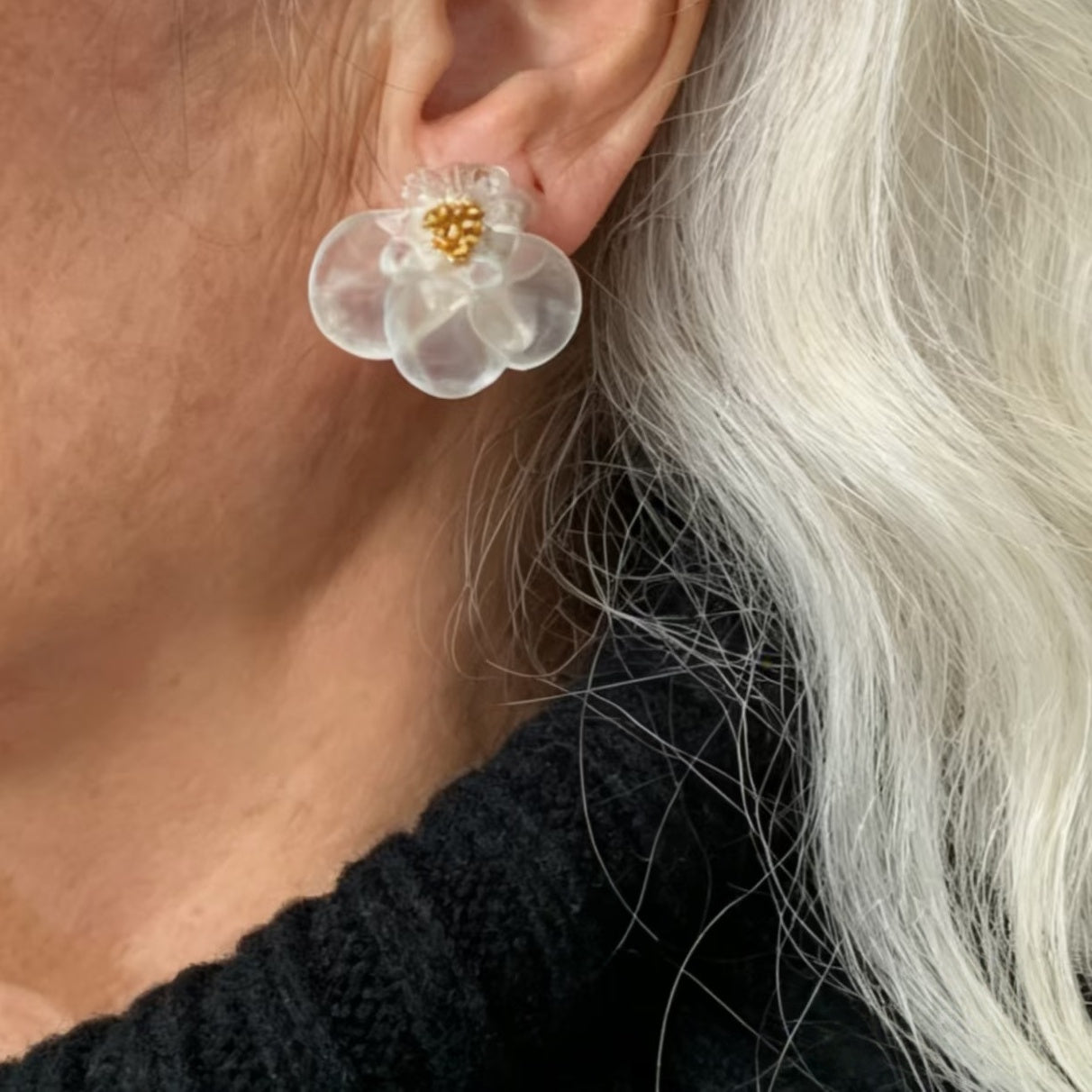 【グッズ】ベルリンの霧 ハンドメイド クリスタル 天然シェル ピアス / イヤリング