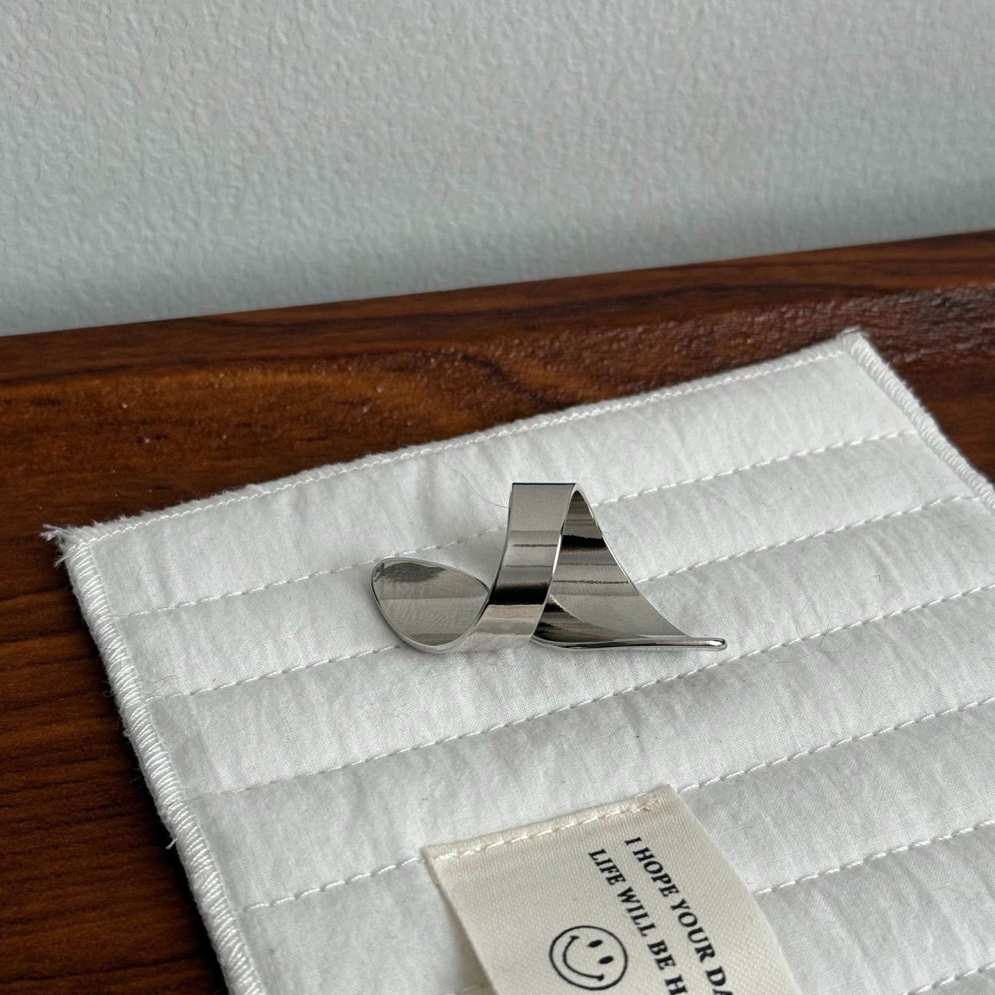 【グッズ】欧米デザイン感 個性派 不規則マット質感 オープンリング 指輪