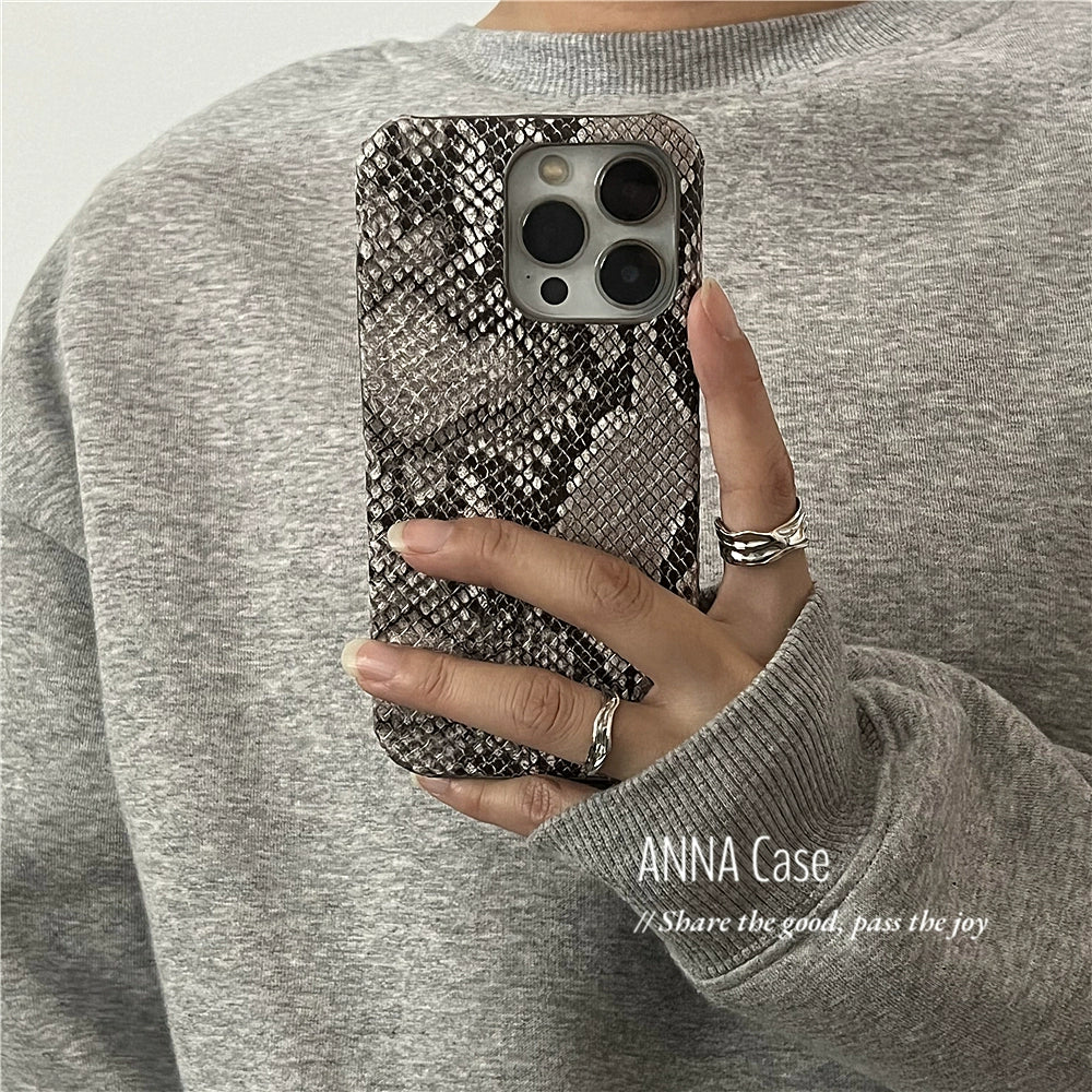 【グッズ】高級感 スマホケース ヘビ革模様 対応 iPhone 16 Pro Max / iPhone 14 / iPhone 12 Pro / iPhone 15 / iPhone 13 Pro Max 耐衝撃保護ケース