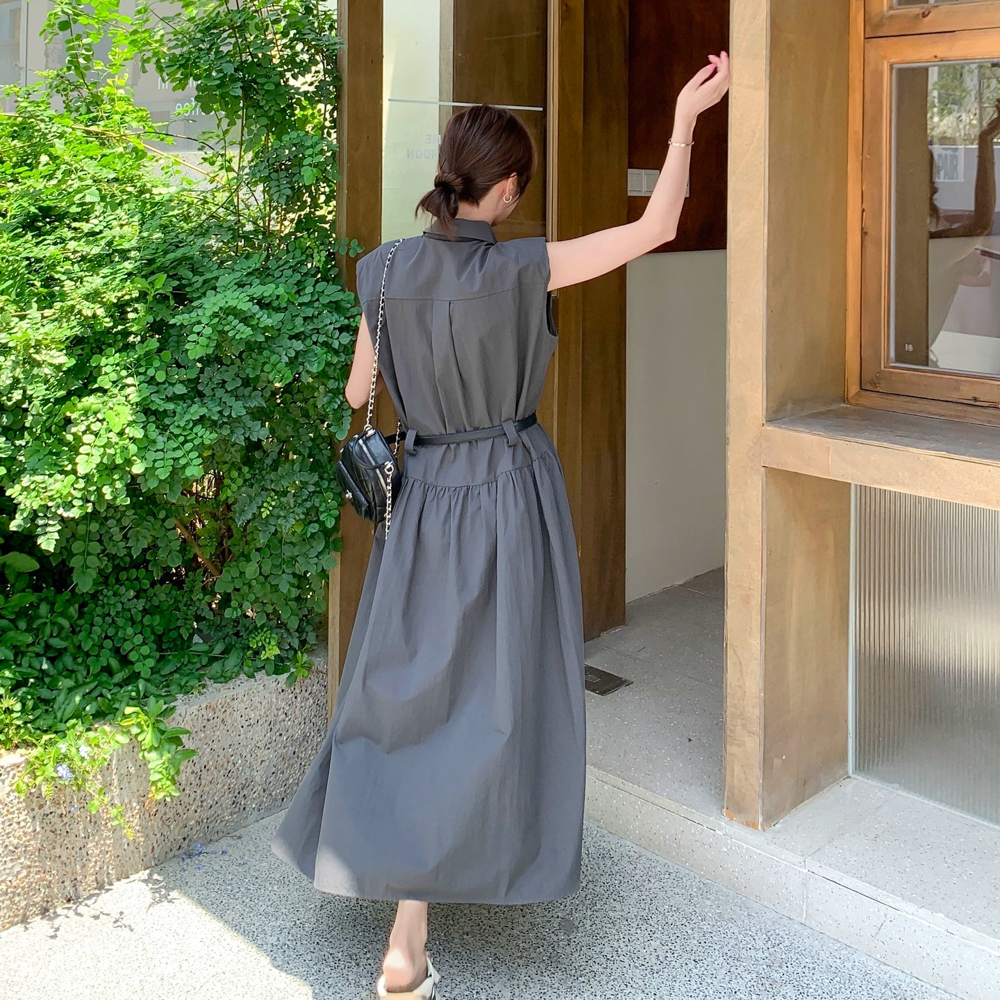 【ワンピース】グレーノースリーブワンピース ウエストマークで細見え◎上品見えの韓国風ロング丈【JZシリーズ】