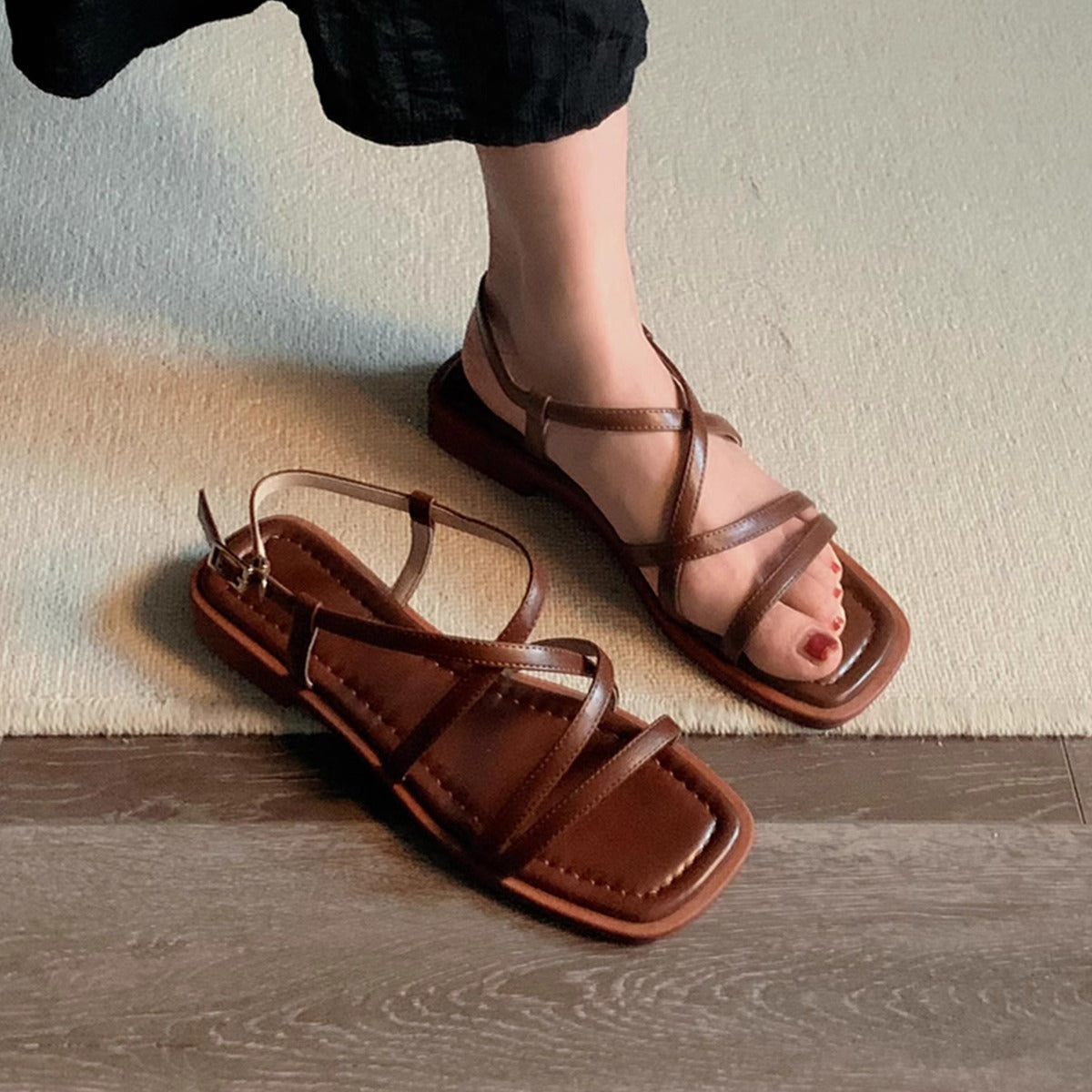 【シューズ】フレンチヴィンテージ クロスストラップ スクエアトゥサンダル 太ヒール ローマ風 新作