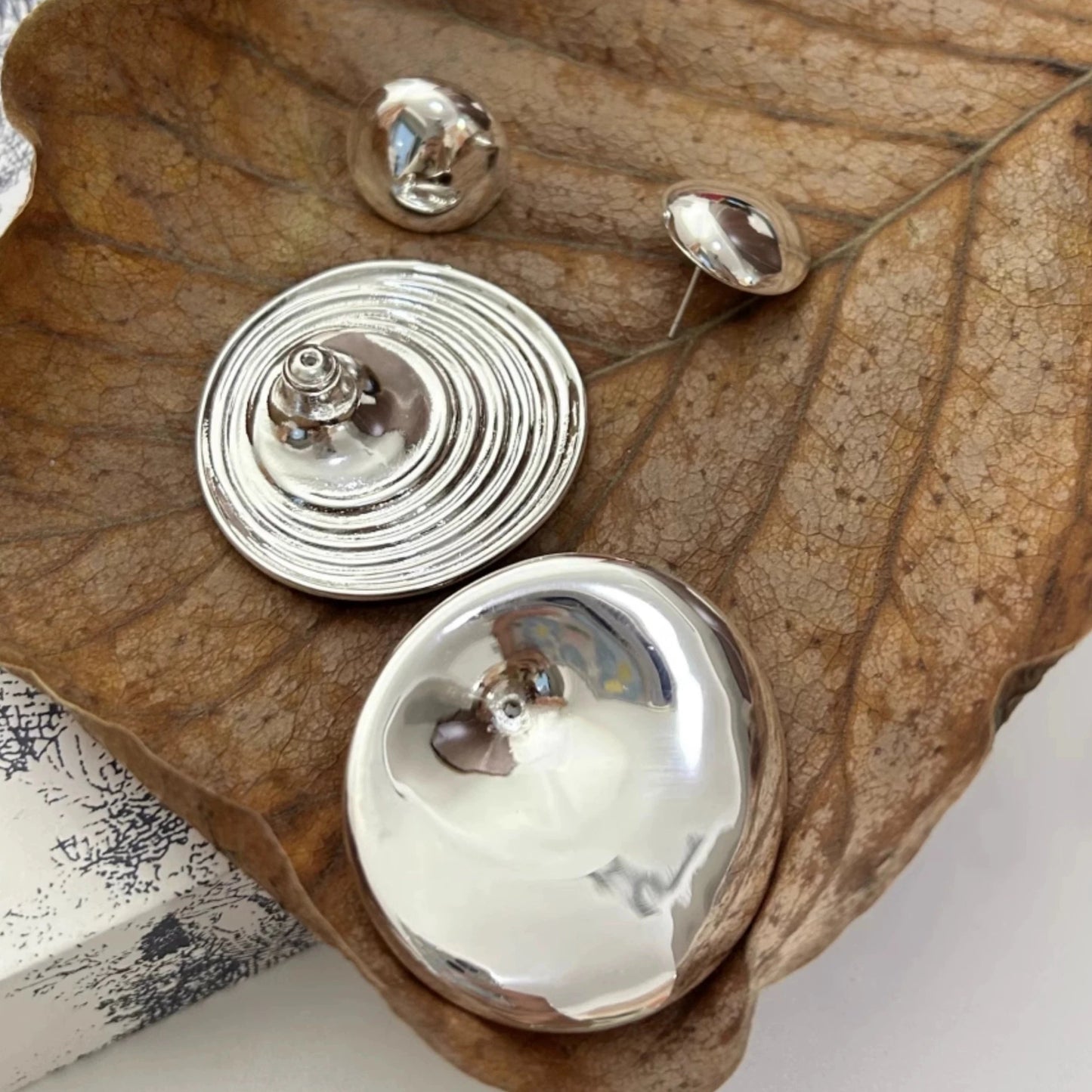 【🎁 B2G1|先行スタート!】【グッズ】特別デザイン メタル 幾何パターン ピアス