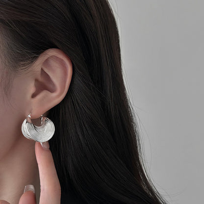 【🎁 B2G1｜先行スタート！】【グッズ】立体スパイラルデザイン フープピアス クール系お洒落イヤーアクセ