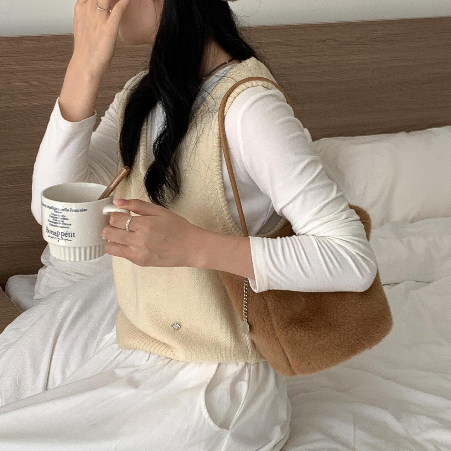 【バッグ】新作 レディース 人工ファー バケットバッグ シンプル 無地 高級感 ハンドバッグ