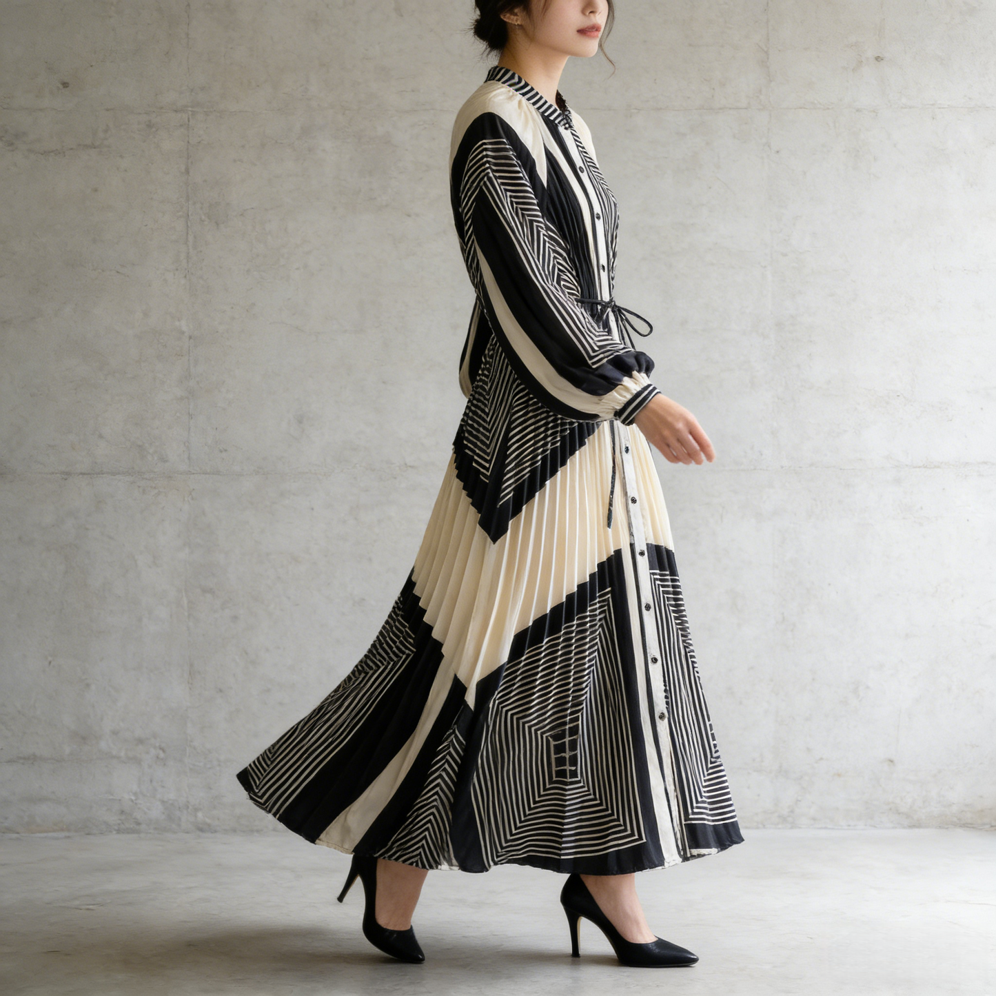 【ワンピース】ラウンドネック サテン プリント プリーツ 長袖 ワンピース 【SHシリーズ】