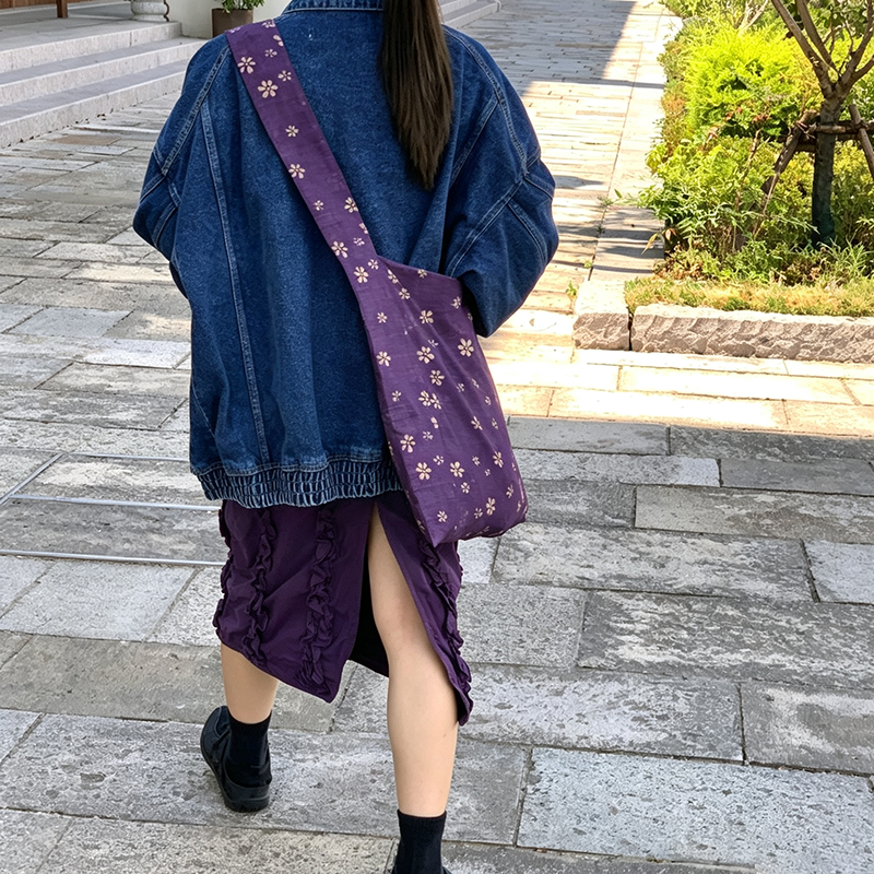 【バッグ】大人可愛い 花柄ショルダーバッグ レディース くすみカラー 布バッグ 軽量 旅行 お出かけバッグ