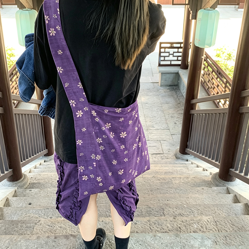 【バッグ】大人可愛い 花柄ショルダーバッグ レディース くすみカラー 布バッグ 軽量 旅行 お出かけバッグ