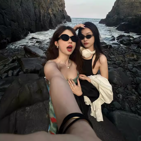 【ワンピース】【10～15日内発送】夏新作 デザイン性抜群 ノースリーブキャミワンピース レディース 高級感【SHシリーズ】