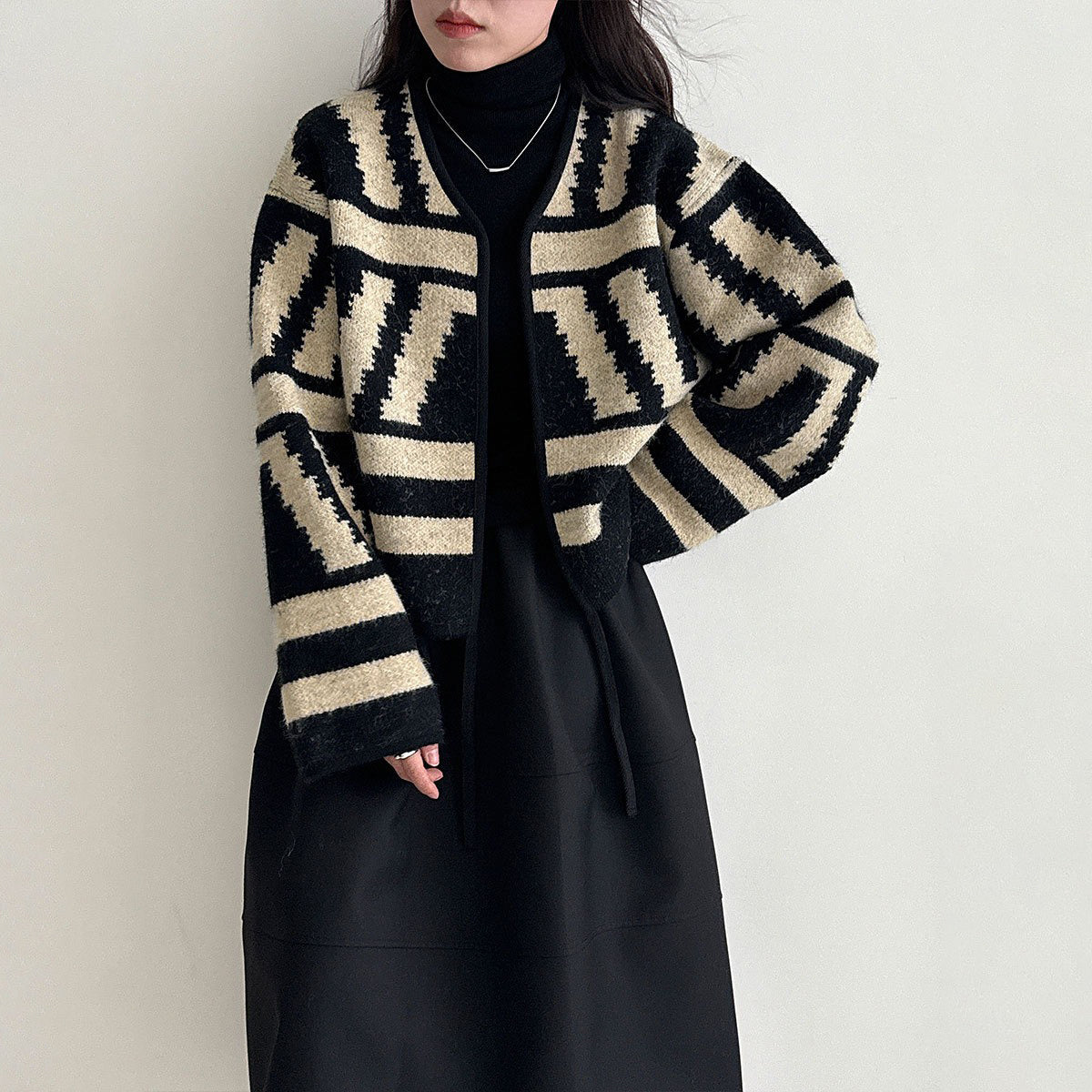 【アウター】秋新作 幾何柄 ニットカーディガン レディース レトロ ゆったり ショート丈【JZシリーズ】