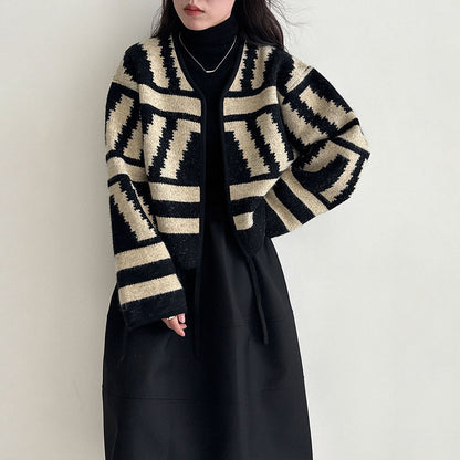 【アウター】秋新作 幾何柄 ニットカーディガン レディース レトロ ゆったり ショート丈【JZシリーズ】