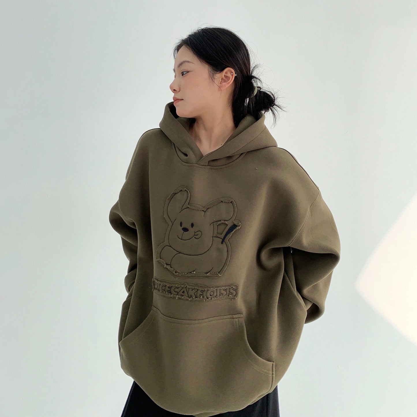 【トップス】レトロワッペン刺繍 カートゥーン 裏起毛フードパーカー【FCシリーズ】