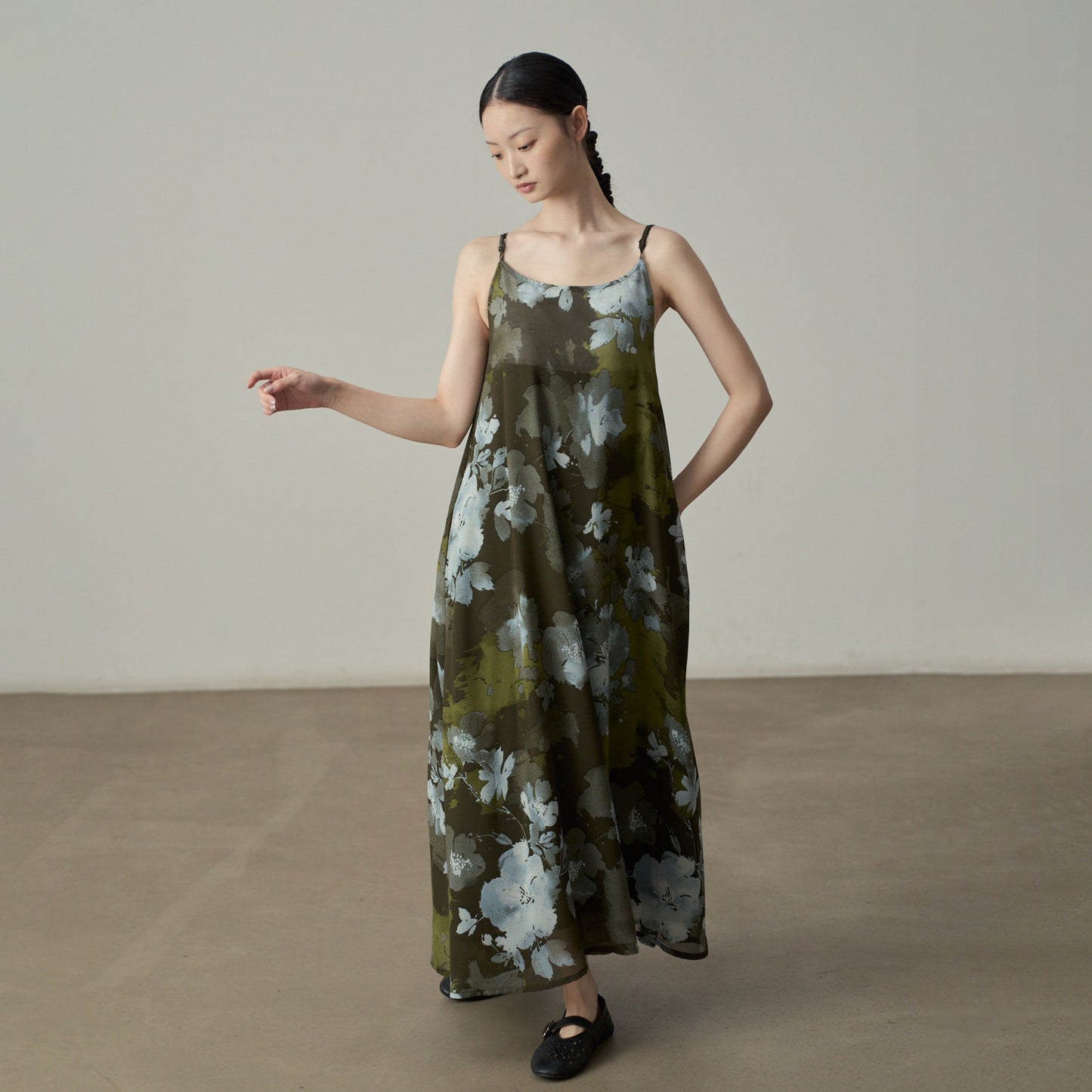 【ワンピース】ワンピース レディース 水墨花柄 シフォン キャミワンピース ノースリーブ ロング丈 リゾート風 上品 細見え ゆったり【JZシリーズ】【SHシリーズ】【10～15日内発送】