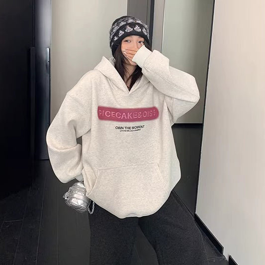 【トップス】抜け感 レタリング刺繍 フード付きスウェット レディース パーカー【FCシリーズ】