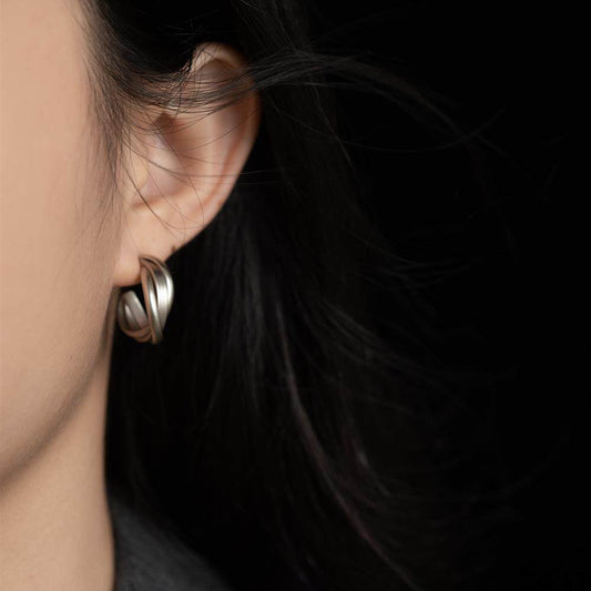 【グッズ】ヴィンテージマットクロスジオメトリックイヤリング ピアス 2026新作 爆発的ヒット 軽奢感 高級感 シンプルクール