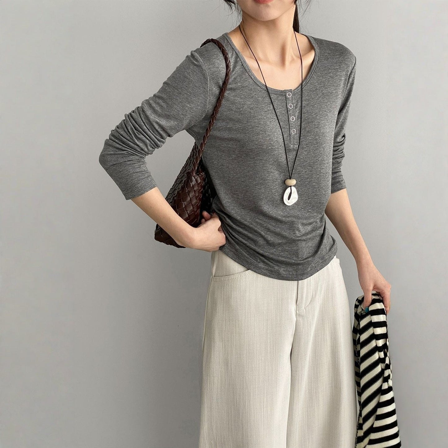 【トップス】テンセル ヘンリーネック ボタン付き 長袖Tシャツ 【JZシリーズ】