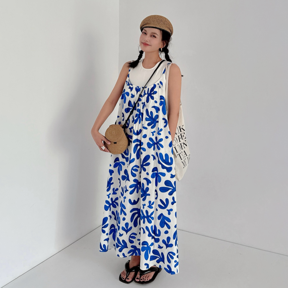 【ワンピース】リゾート風 ブルー花柄ワンピース レディース 夏 キャミワンピ ロング丈 ノースリーブ 大人上品 フェミニン【SHシリーズ】【15～20日内発送】