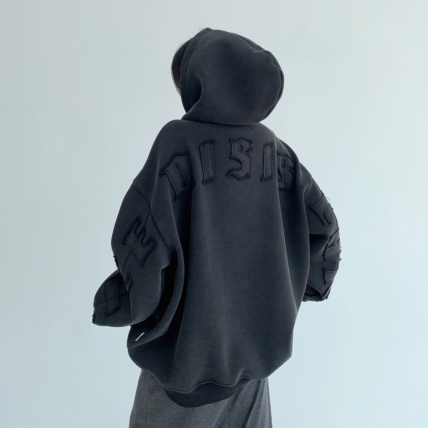 【トップス】ヴィンテージ風  刺繍デザイン 裏起毛フード付き パーカー レディース 【FCシリーズ】