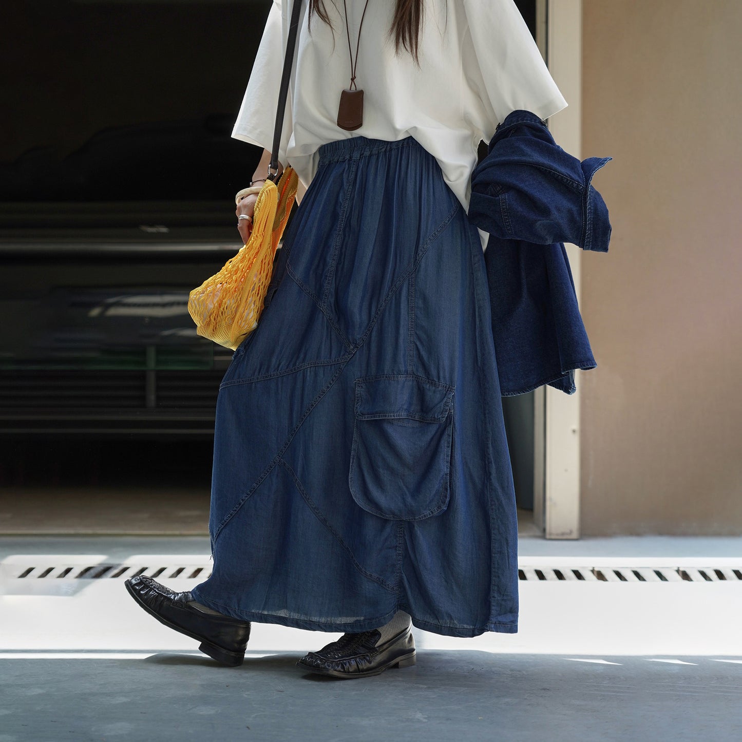 【ボトムス】初秋新作 日系デザイン×切り替えポケット付きデニムロングスカート｜落ち感のある素材で大人っぽく決まる一枚【JZシリーズ】