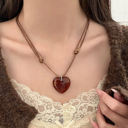 【🎁 B2G1｜先行スタート！】【グッズ】ロング丈 ブラウンハートペンダントネックレス レディース 秋冬 気質 高級感 ニットチェーン シンプルアクセサリー