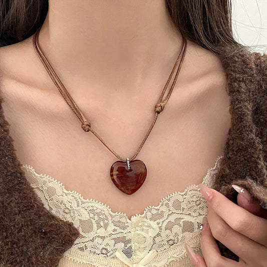 【🎁 B2G1｜先行スタート！】【グッズ】ロング丈 ブラウンハートペンダントネックレス レディース 秋冬 気質 高級感 ニットチェーン シンプルアクセサリー