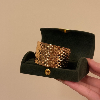 【グッズ】ワイドメタルジオメトリックバングル オープンデザイン 高級感アームアクセ