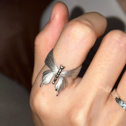 【グッズ】レディース バタフライリング 開口調整可 小众独特 高級感 中古風 指輪