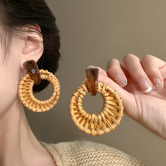 【🎁 B2G1｜先行スタート！】【グッズ】ヴィンテージ風バンブー＆ストロー編みピアス　春夏にぴったりのリゾート感＆高見えデザイン