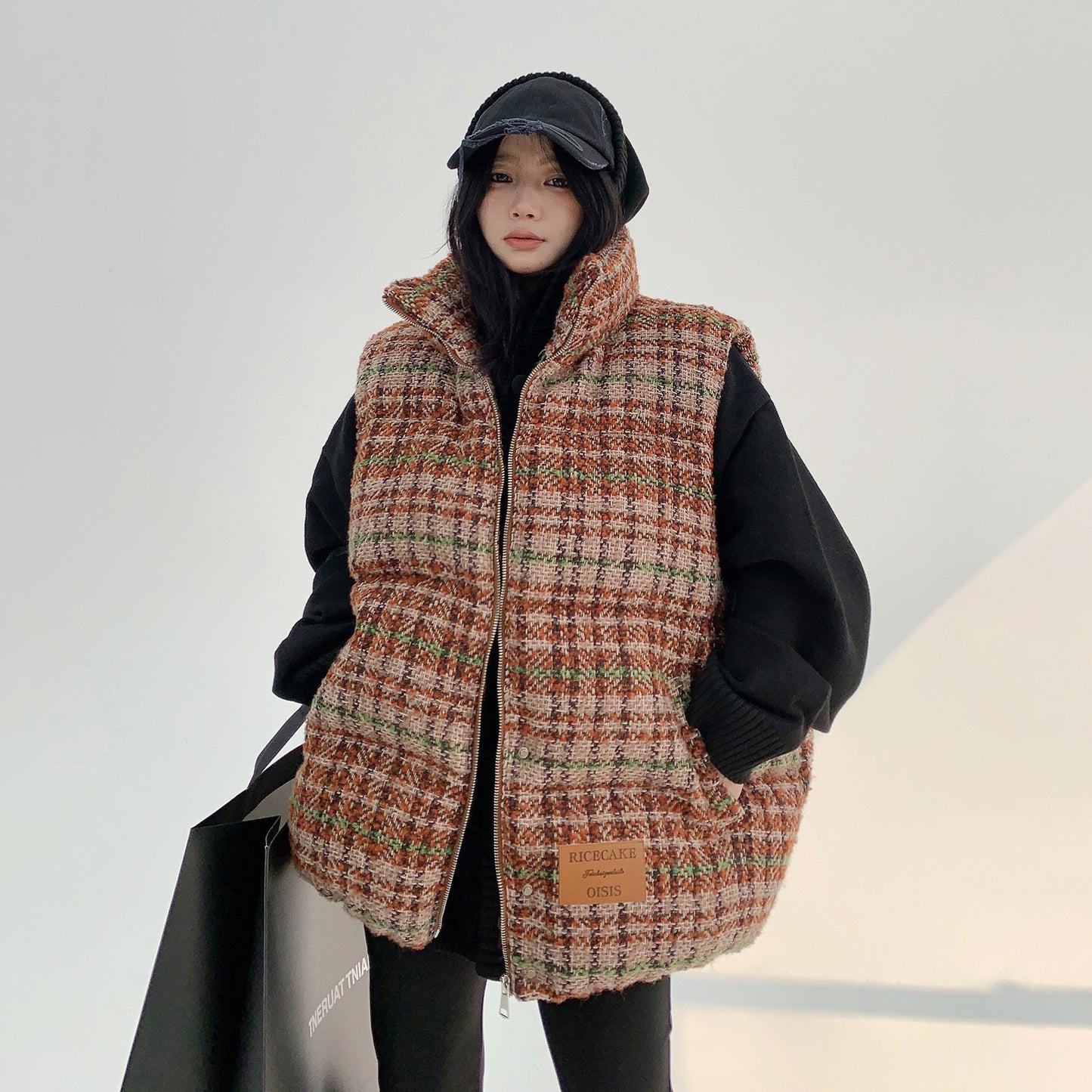 【トップス】重厚感たっぷり！💫ヴィンテージシャネル風ベスト✨レトロ可愛い中綿アウター レディース 冬 新作【FCシリーズ】【15~20日発送】