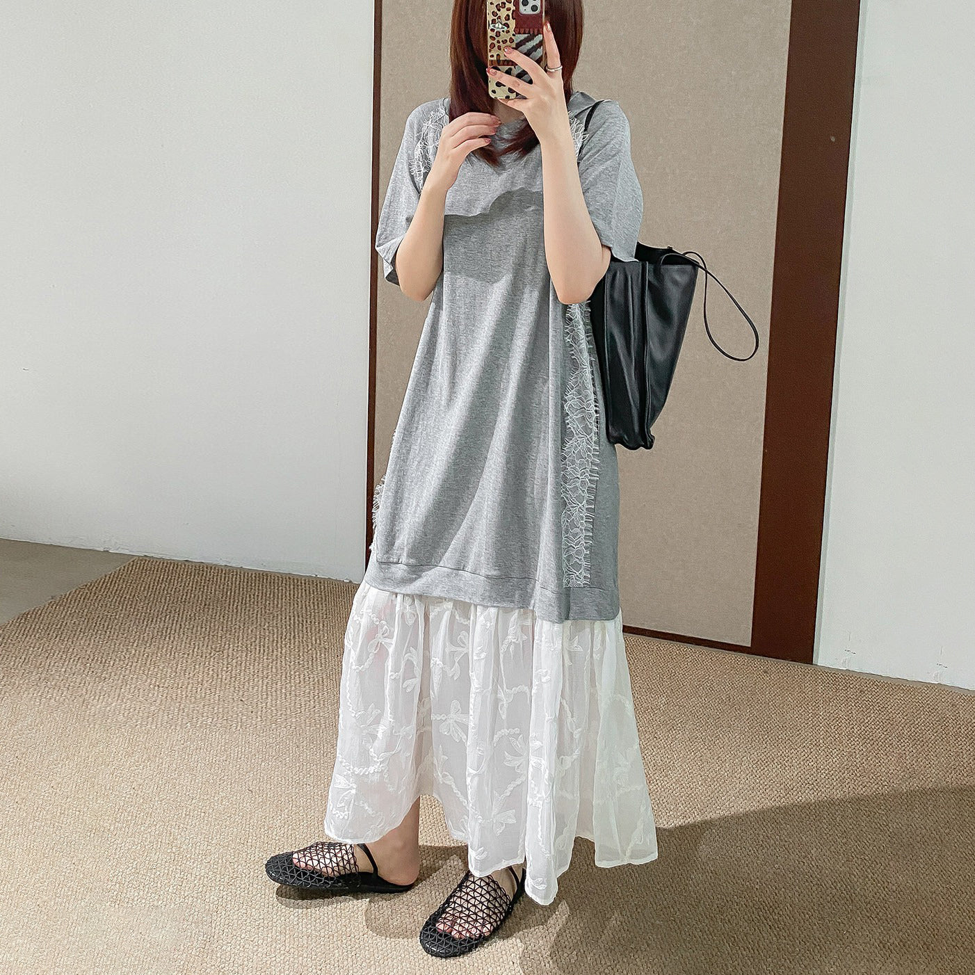 【ワンピース】カジュアル ロングTシャツワンピース レイヤード風 サイドレース切替 半袖 スリム見え デザイン感【JZシリーズ】