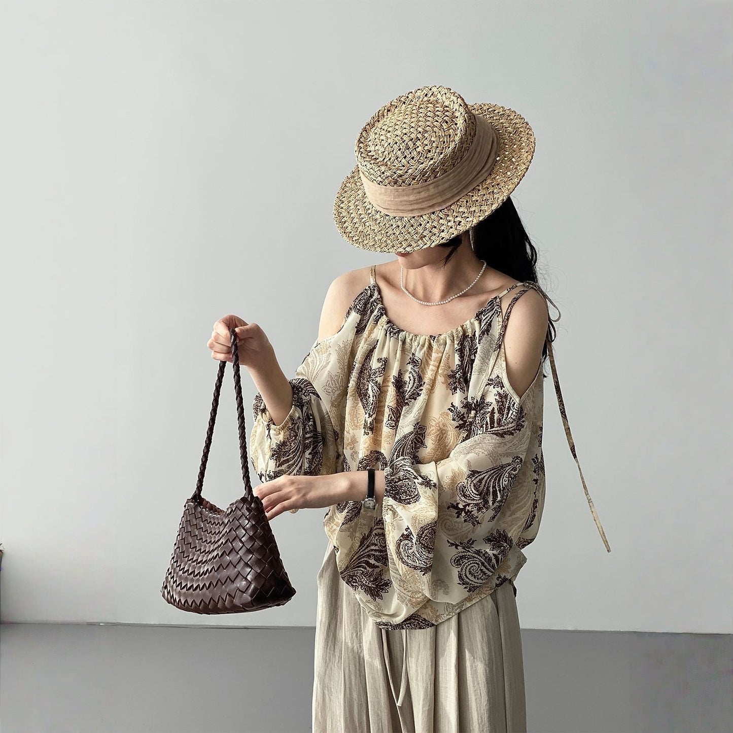 【トップス】小島のそよ風 水墨プリント ハイネック オフショルダー 若見え シャツ【SHシリーズ】