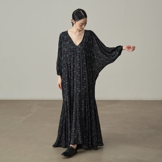 【ワンピース】レトロ花柄 バットスリーブ ゆったり 長袖ワンピース Vネック 秋コーデ【SHシリーズ】